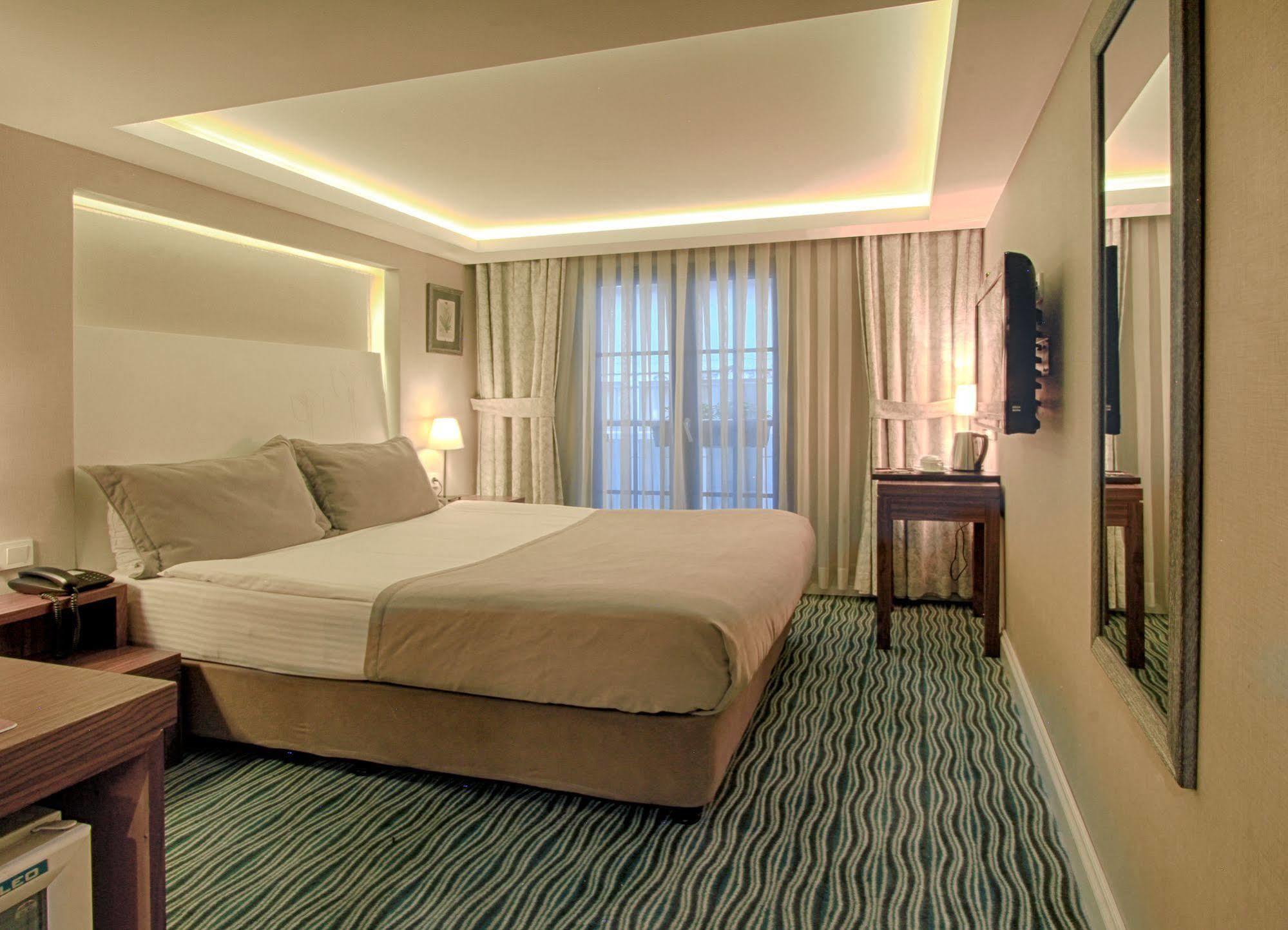 מלון Aston Taksim 4*